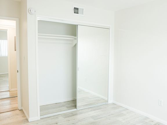 5th image of 4615 Lakeview Ave