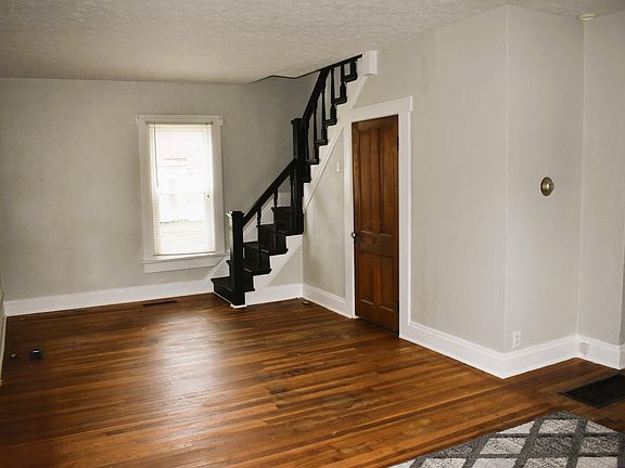 4th image of 34 N Franklin St