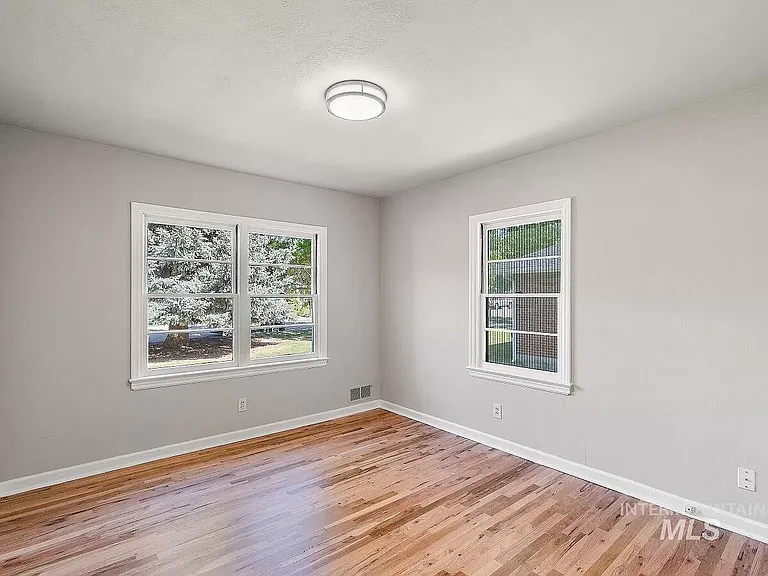 1103 S Johnson St — Photo 12