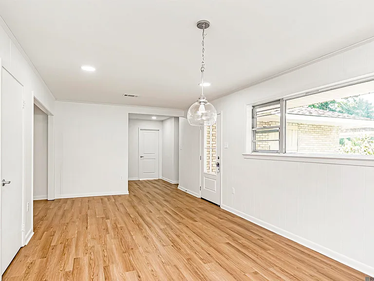 10180 Devonshire Dr — Photo 6