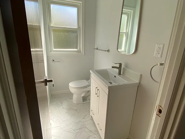 6753 N Drake Ave — Photo 14
