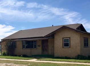 505 W Crosby St, Slaton, TX 79364