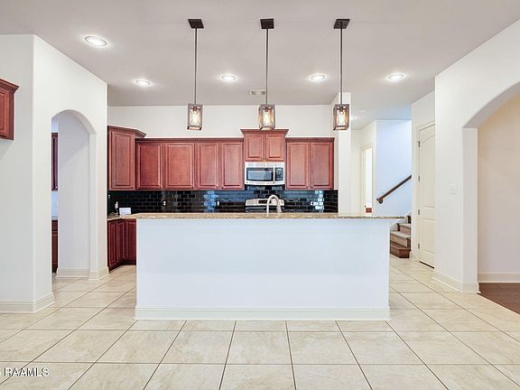 5th image of 404 Annaberg Dr