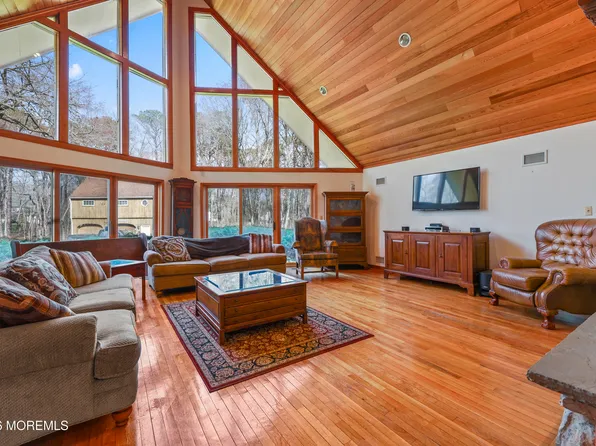 353 E Pleasant Grove Road, Jackson, NJ 08527