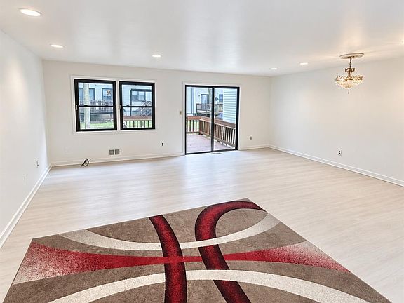 5th image of 71 Highview Dr