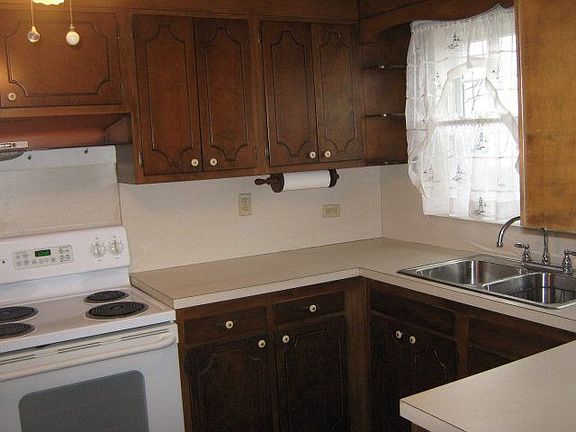 5th image of 103 Underwood St
