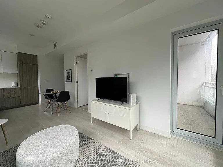 223 Saint Clair Ave W #215 — Photo 29