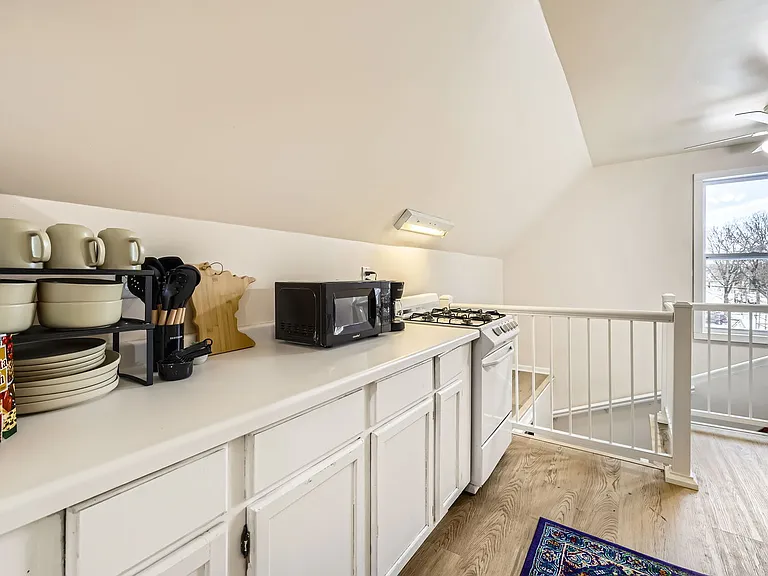 1622 Jefferson St NE #3 — Photo 3