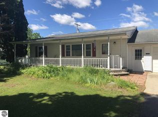 10260 S Shepherd Rd, Shepherd, MI 48883