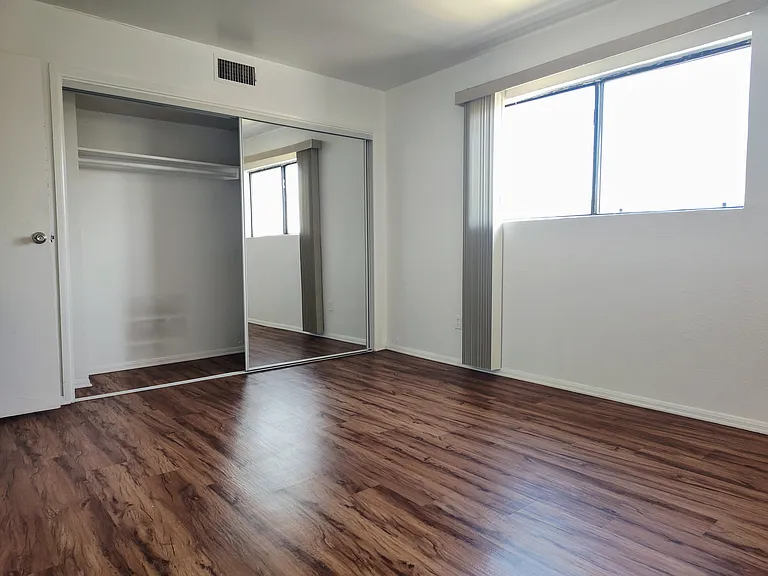 14746 Delano St #3 — Photo 6