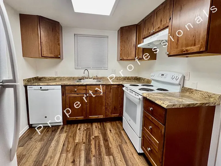 777 Main St #4 — Photo 9