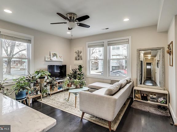 3rd image of 426 18th St NE APT 2