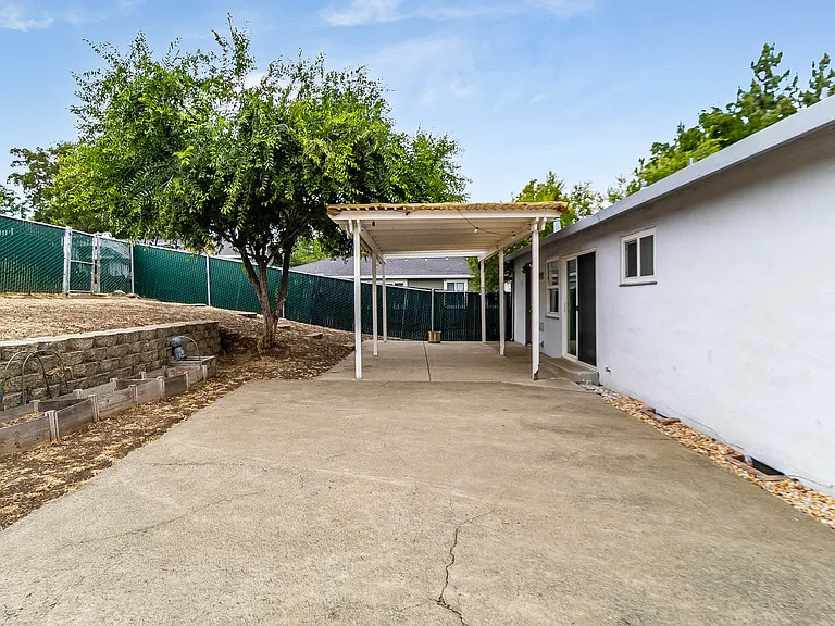 4060 Clayton Rd — Photo 22