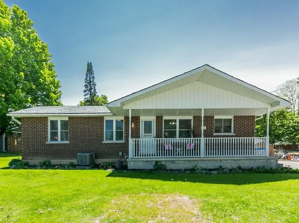 62 Queen St, Huron East, ON N0G 2W0