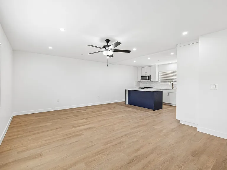 Salt + Sea - Luxury Coastal Apartments near Carlsbad Village — Photo 75