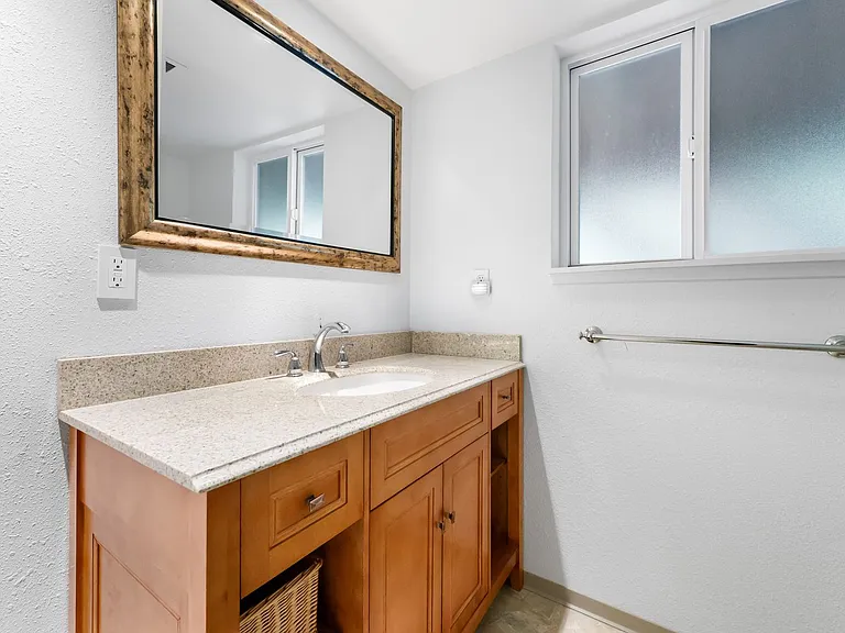 1502 Adams St — Photo 16