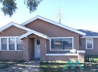 802 S 1st St, Clayton, NM 88415