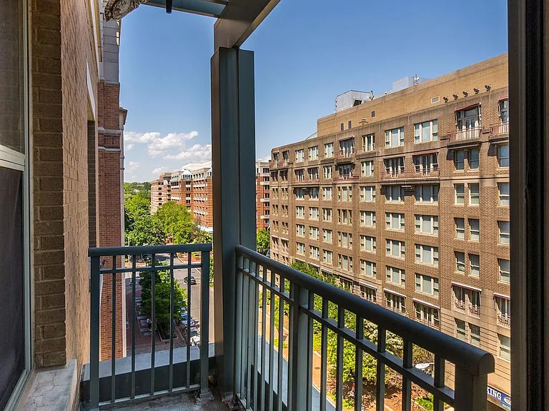 2425 L St NW #736 — Photo 14