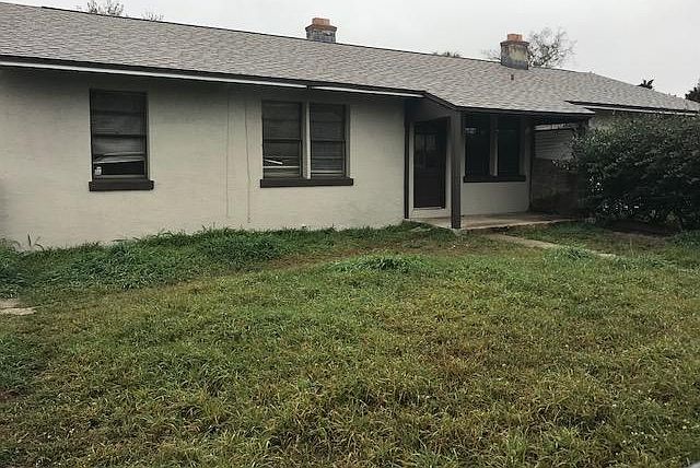 1st image of 820 Sunset Dr