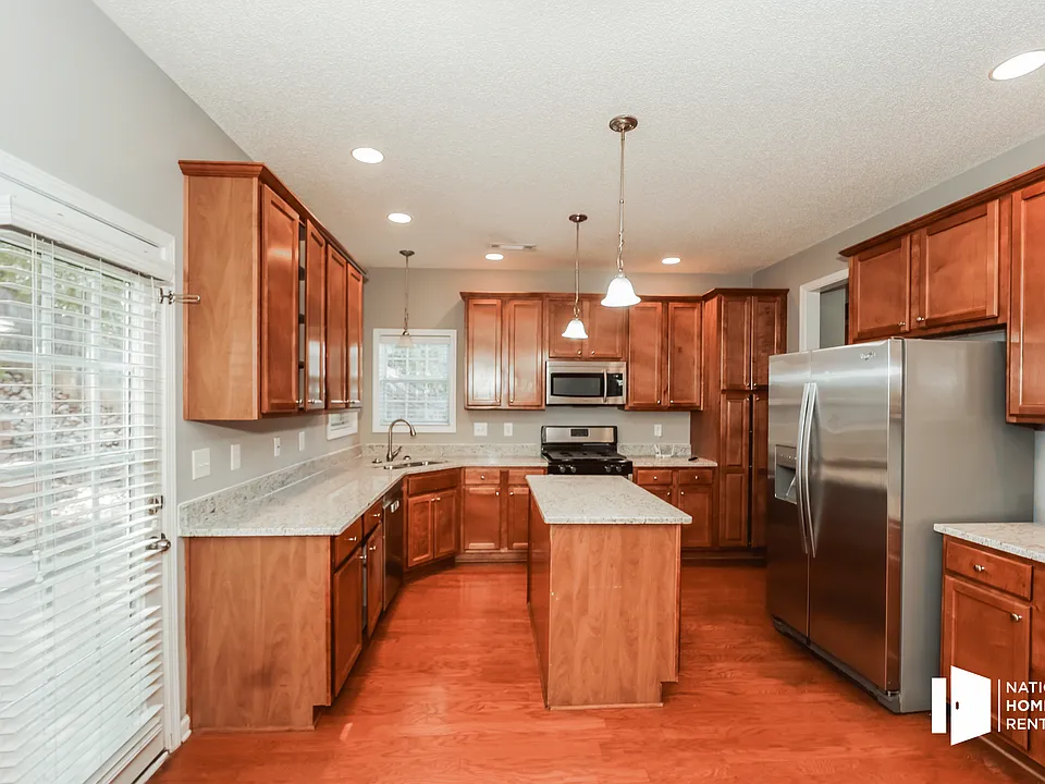 68 Tapestry Ln