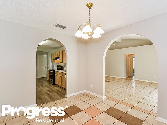 4th image of 8274 Creek Hollow Ct