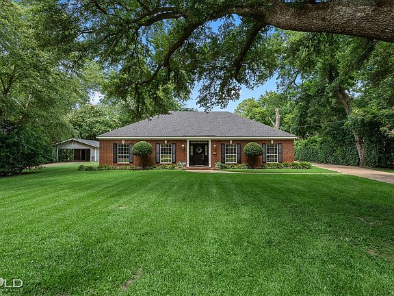 3rd image of 210 Ockley Dr