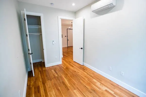 Rented by EXR | media 5