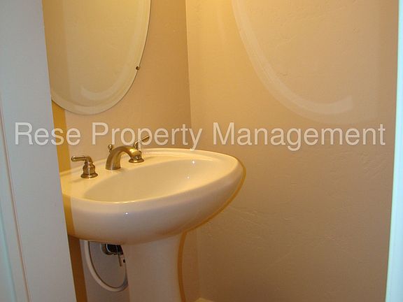 4th image of 889 E Chase Creek Ct