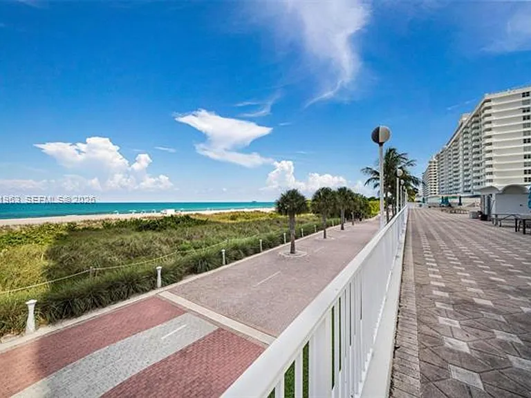 5701 Collins Avenue Cu #1415 — Photo 20