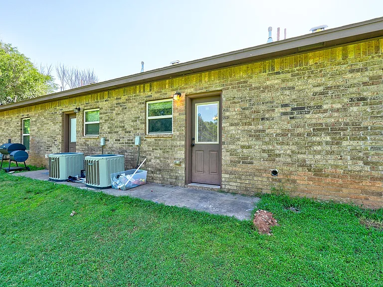 2220 W Utah Ave — Photo 40