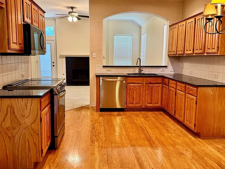 644 Forest Hill Dr — Photo 11
