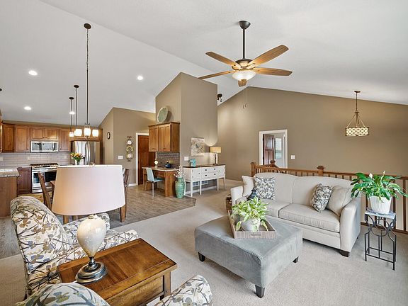 2nd image of 11732 Erskin Cir