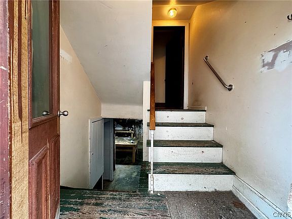 3rd image of 130 Woodlawn Ave