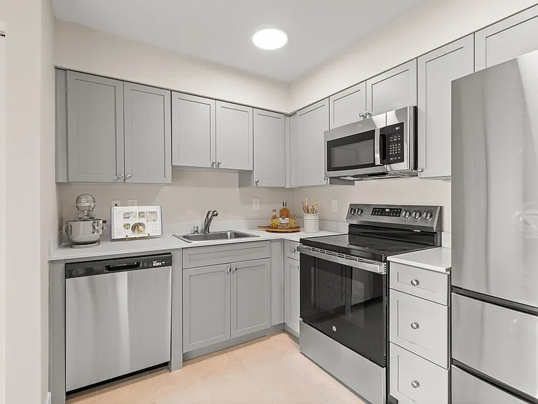 The Residences at Stone Creek — Photo 29