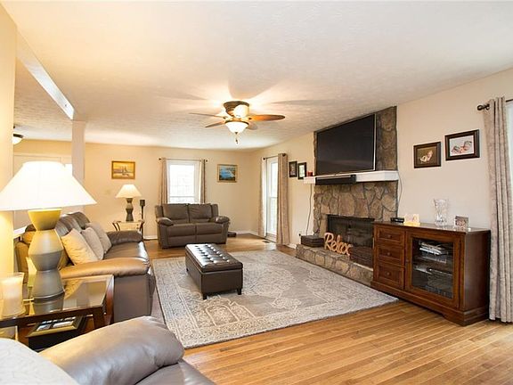 5th image of 2101 Oak Village Ln