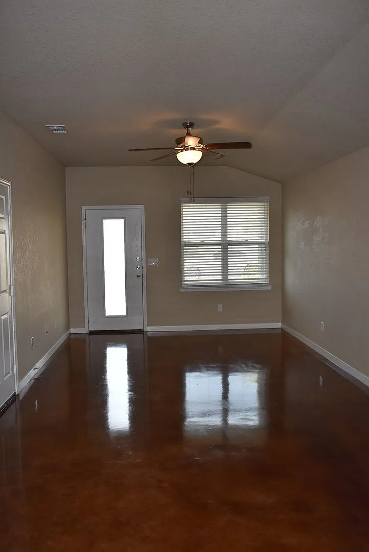 1905Yuron — Photo 2
