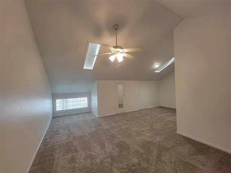 1808 Saxony Ln — Photo 11