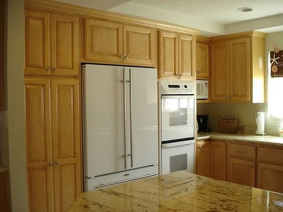 3rd image of 17585 Santa Paula Cir