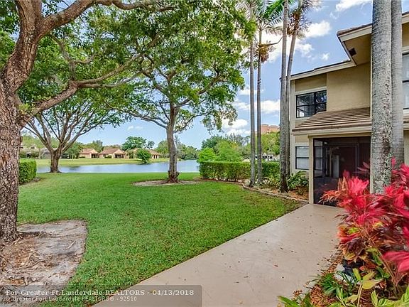 2nd image of 318 Lakeside Way