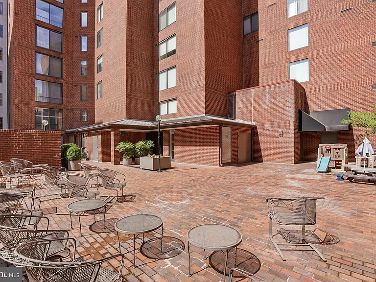 1099 22nd St NW #106 — Photo 19