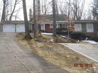 8747 Holly Springs Trl, Chagrin Falls, OH 44023