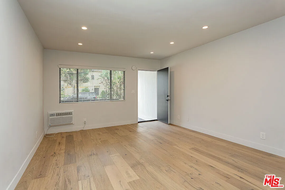 Studio, 1.0 bath, 500 sqft, $1,495 — Photo 4
