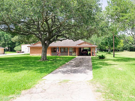3rd image of 2145 Leisure Ln