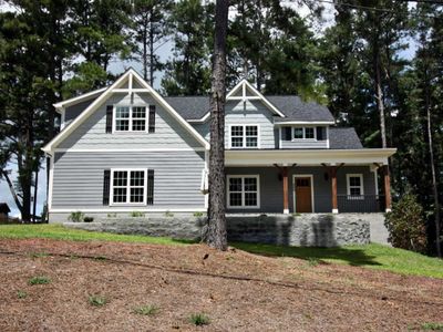 220 Lakeview Dr, Whispering Pines, NC, 28327