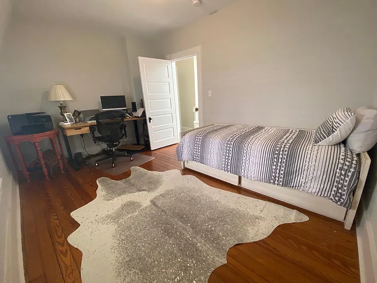Bedroom #5 (3rd floor)