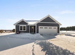 15100 Cranberry Ln, Cedar Springs, MI 49319