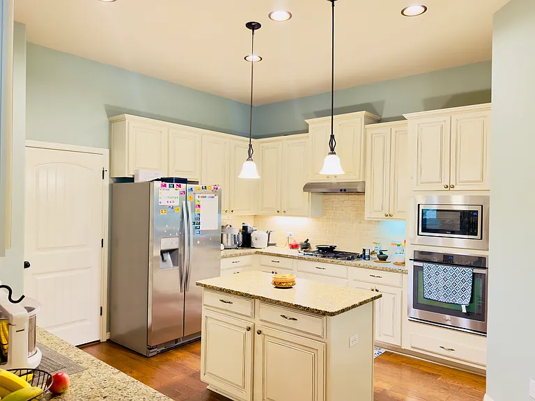 209 Monahans Dr — Photo 6