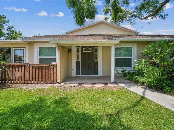 15202 Morning Dr, Lutz, FL 33559