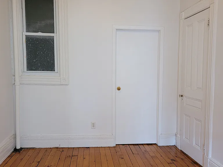 406 2nd St #2 — Photo 12