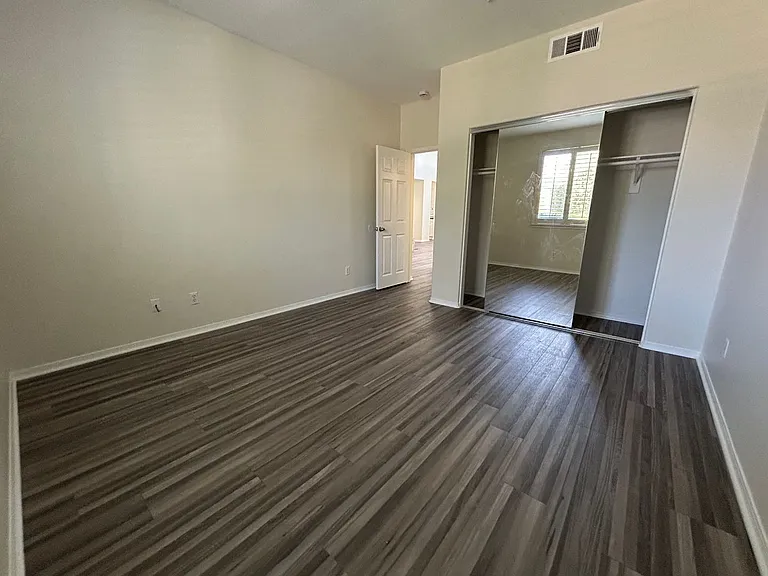 45260 Saint Tisbury St — Photo 15